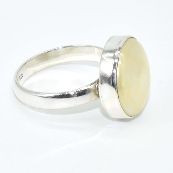 Sterling Silver Yellow Pearl Hand Made Ring (~Size 7) - Picture 2 of 3